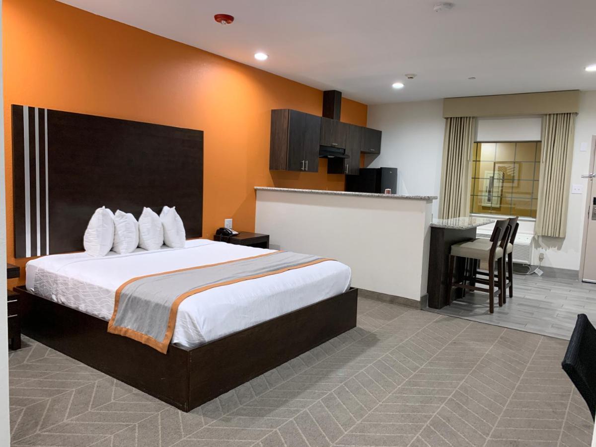 Scottish Inn & Suites - Iah Airport Гамбл Екстер'єр фото
